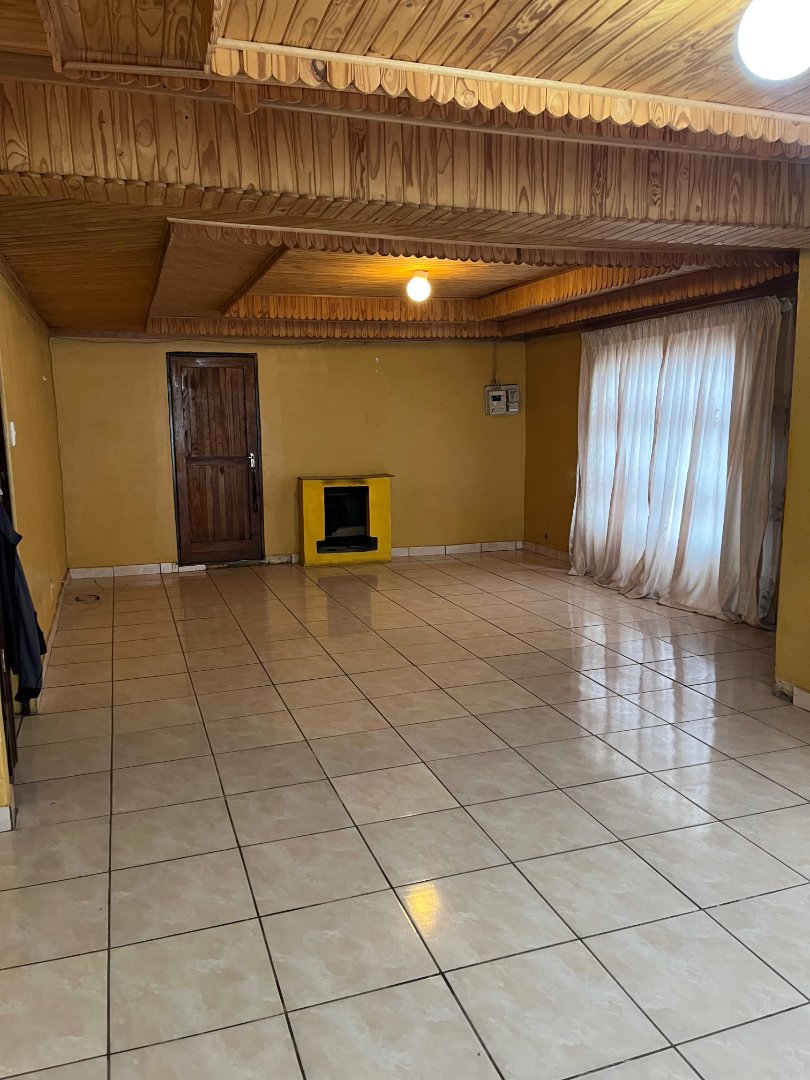 2 Bedroom Property for Sale in Bloemside 5 Free State
